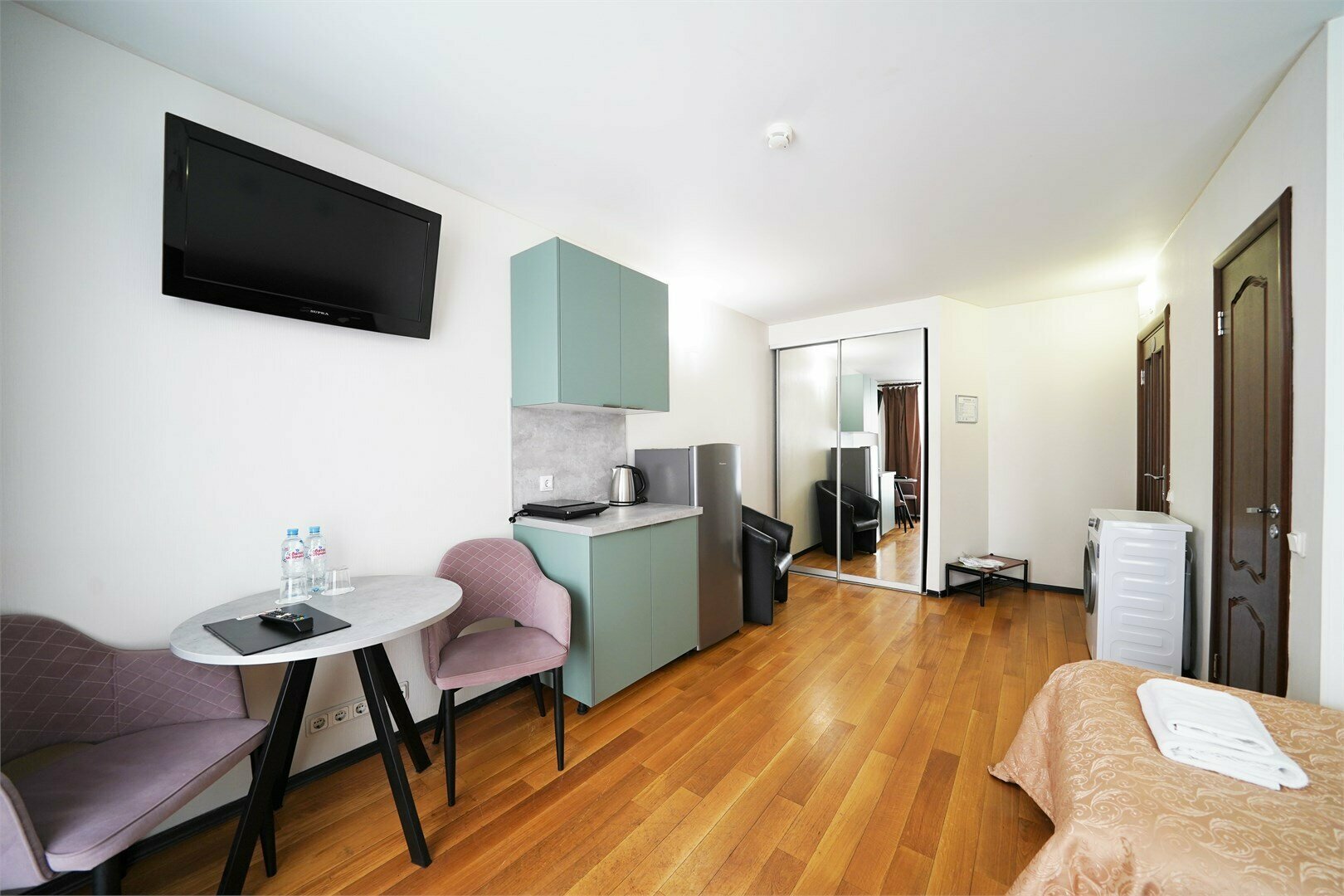 Меблированная комната формата «Классика+» с 2 кроватями