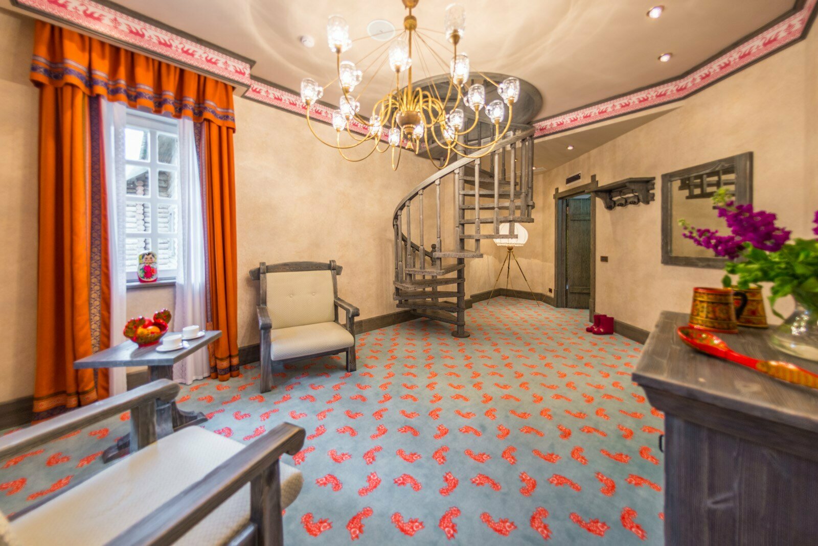 Двухуровневый сюит с видом на реку