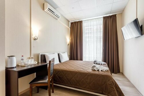 Полулюкс с большой кроватью и диваном