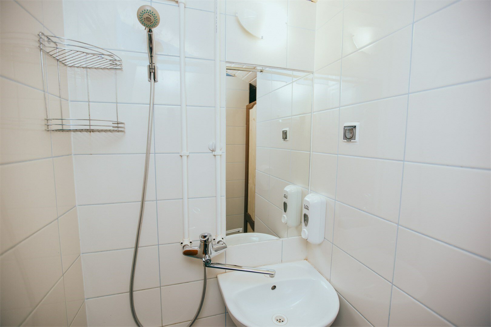 Мансардный номер с двуспальной и подростковой кроватью