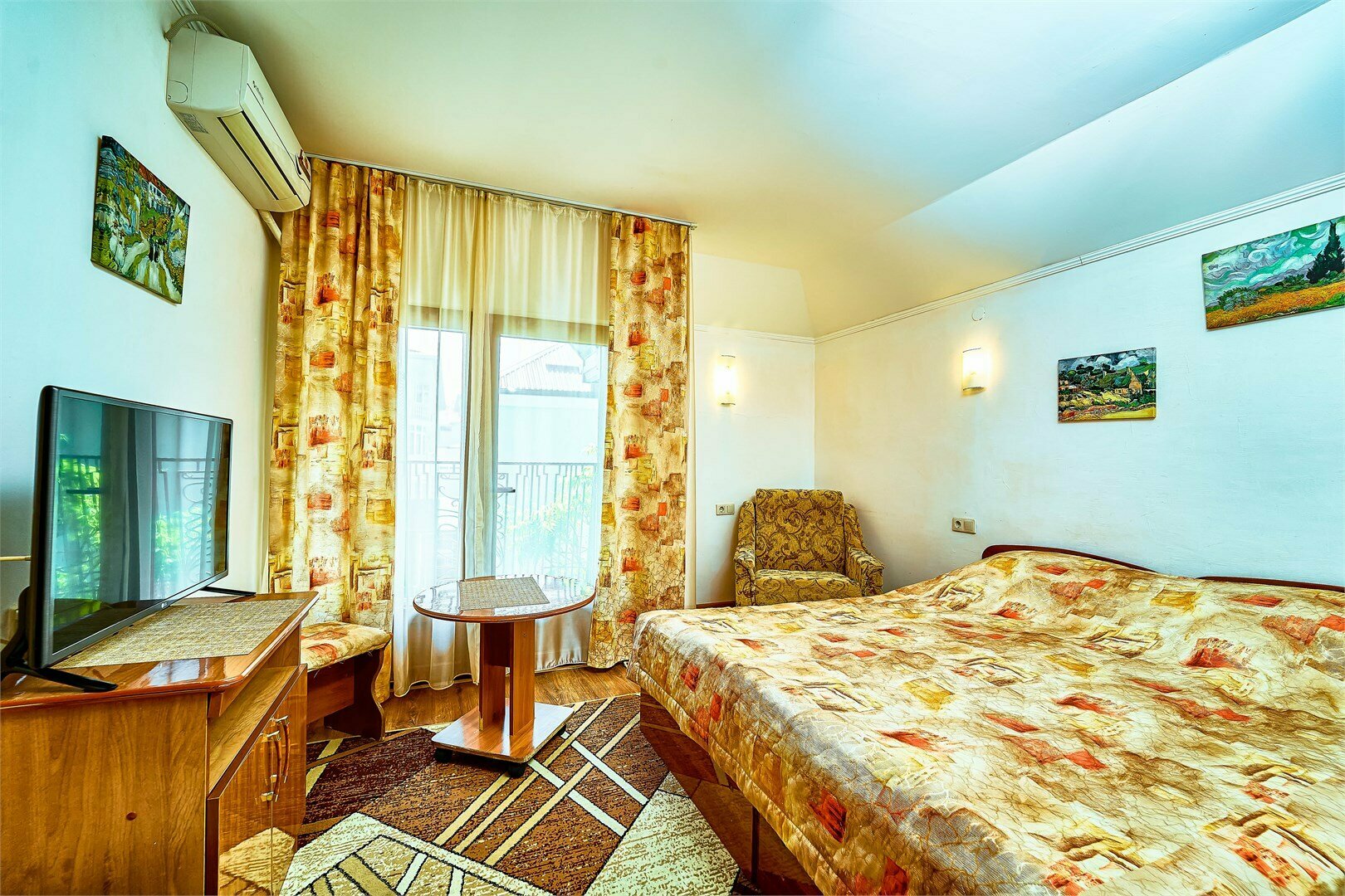 Классический семейный трехместный