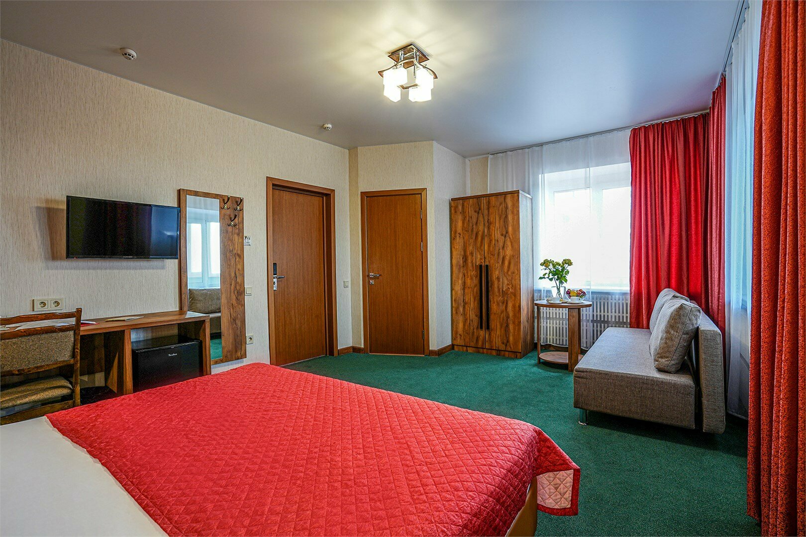 Улучшенный двухместный номер с 1 кроватью или 2 отдельными кроватями, вид на город