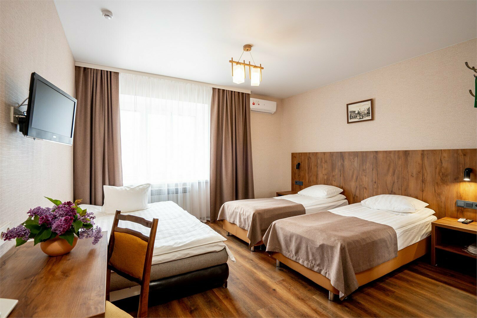 Улучшенный двухместный номер с 1 кроватью или 2 отдельными кроватями, вид на город