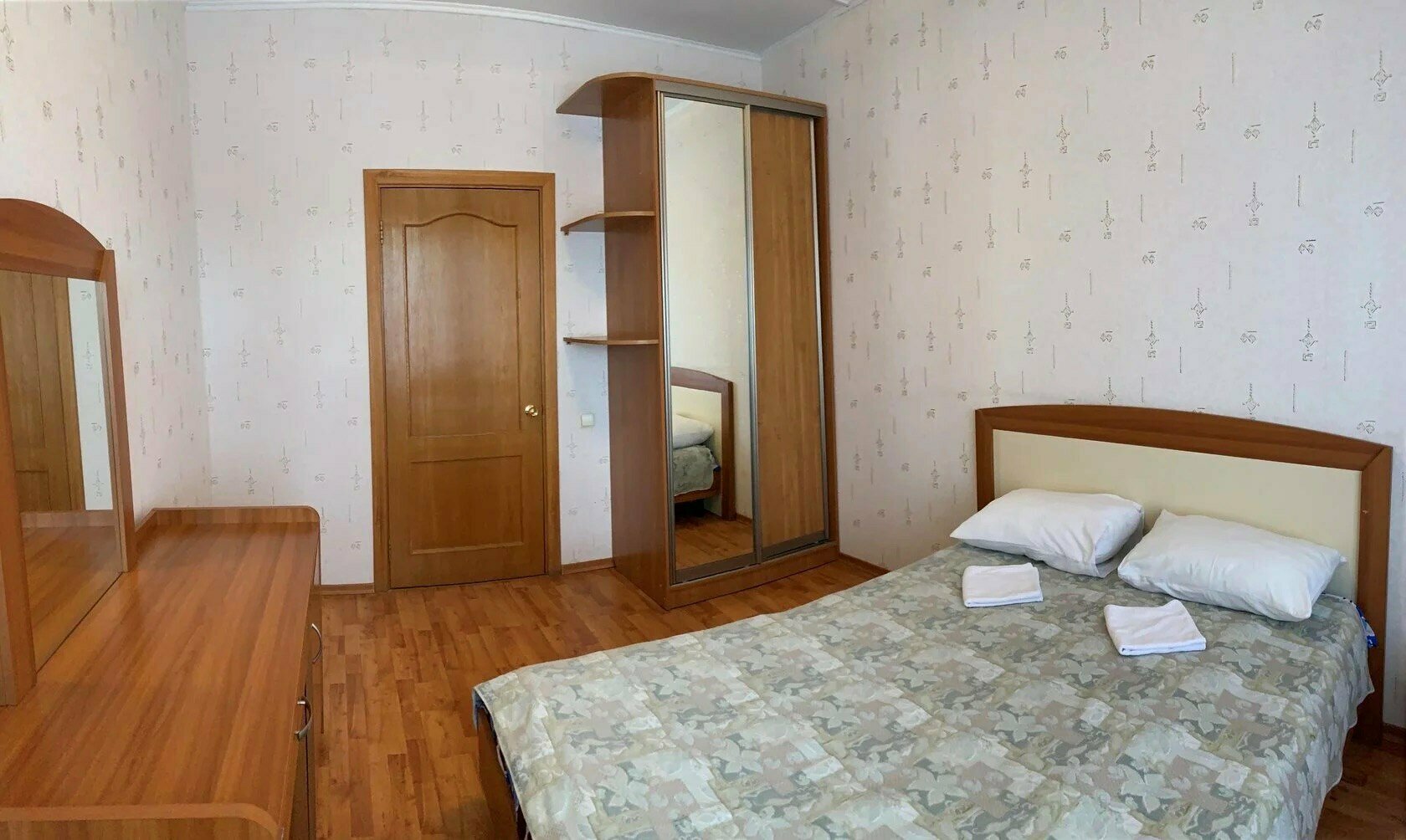 Двухместный номер с 1 кроватью и общей ванной комнатой