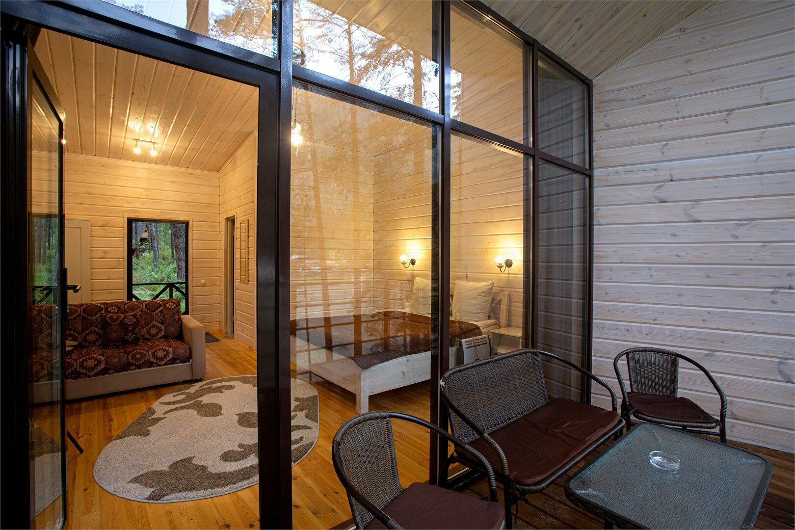 БУНГАЛО С ВИДОМ НА РЕКУ