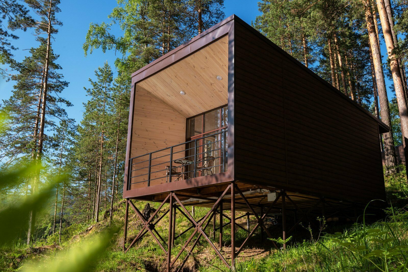 БУНГАЛО С ВИДОМ НА ЛЕС