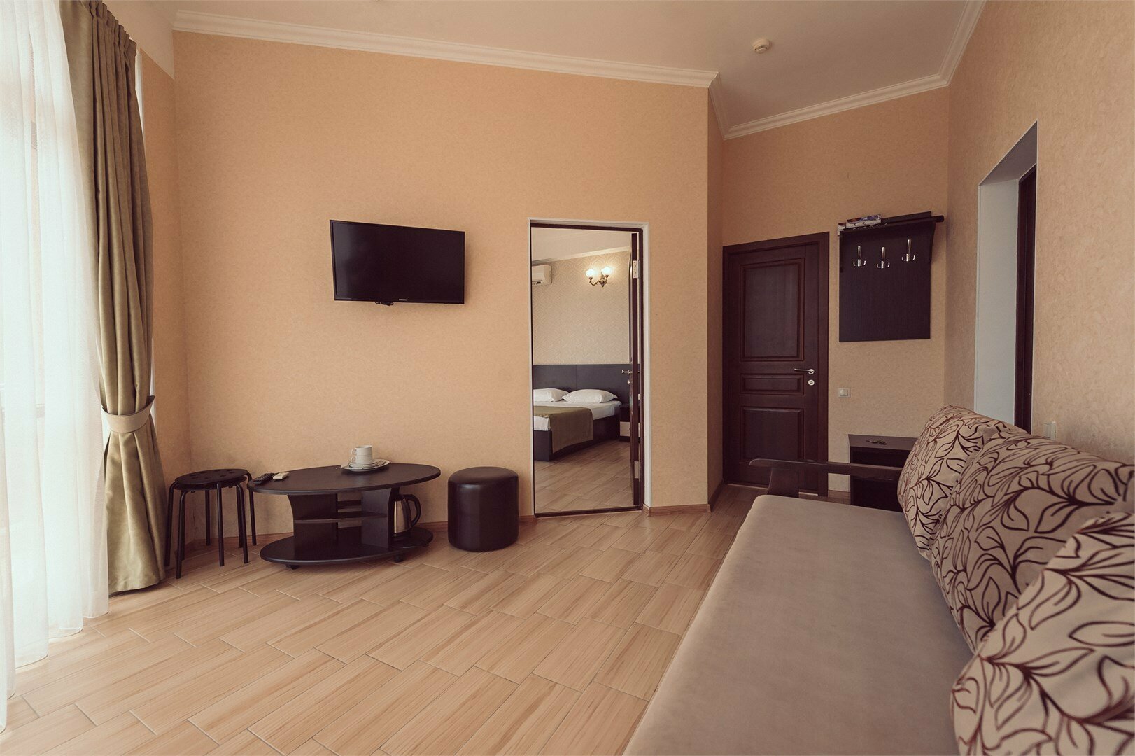 Люкс семейный двухкомнатный