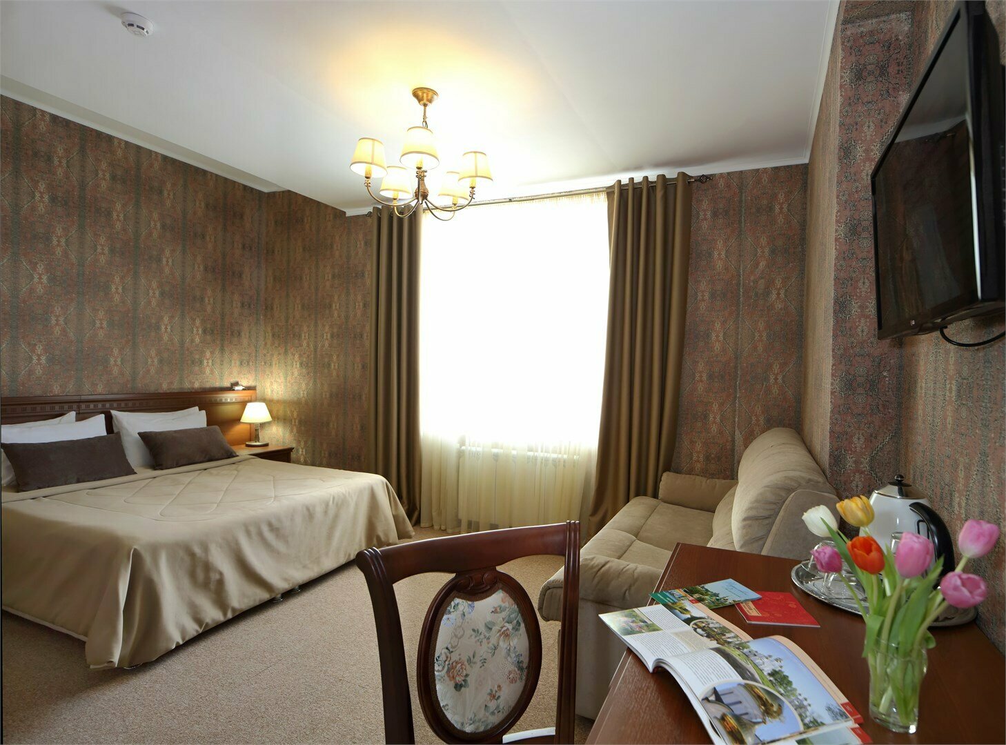 1 категория (стандарт с видом на монастырь и диваном)