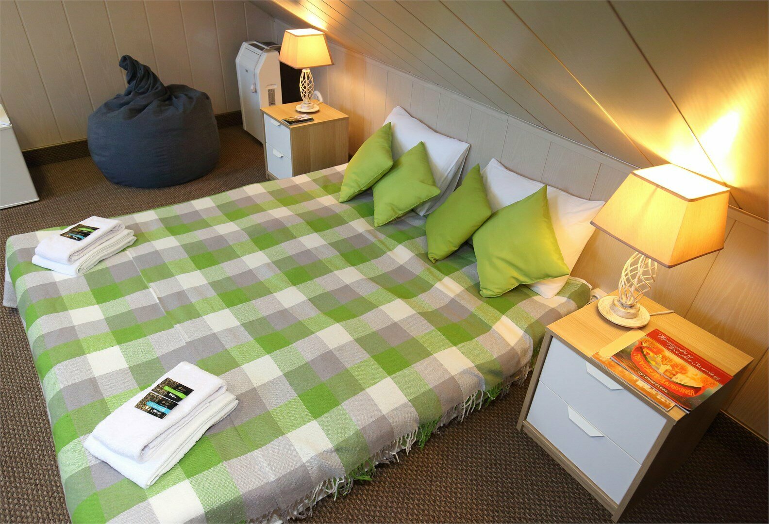 1 категория (Четырех-местный номер с отдельным входом, мансарда)