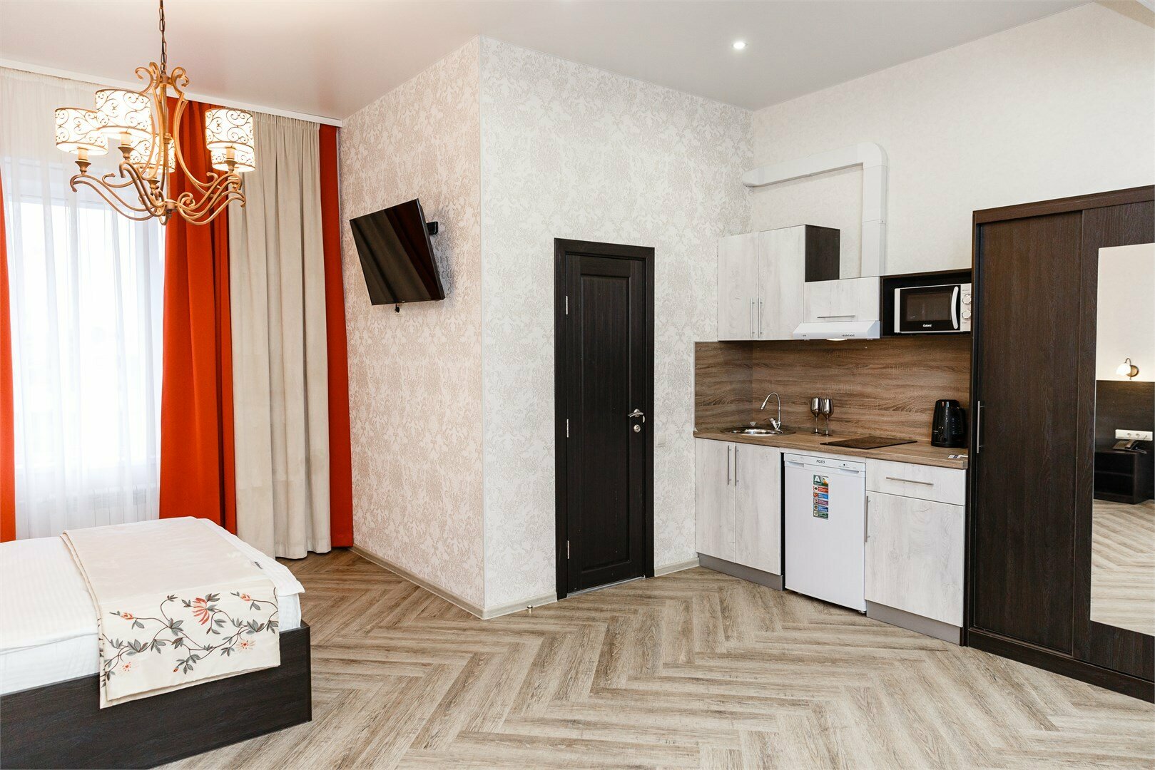 Студио Делюкс