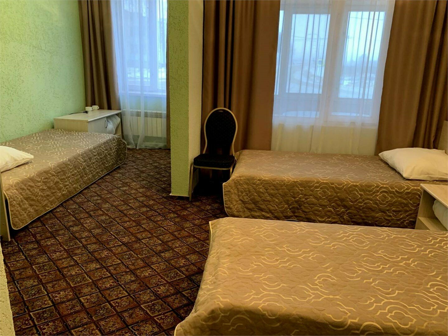 Трехместный с лоджией (3 раздельные кровати)