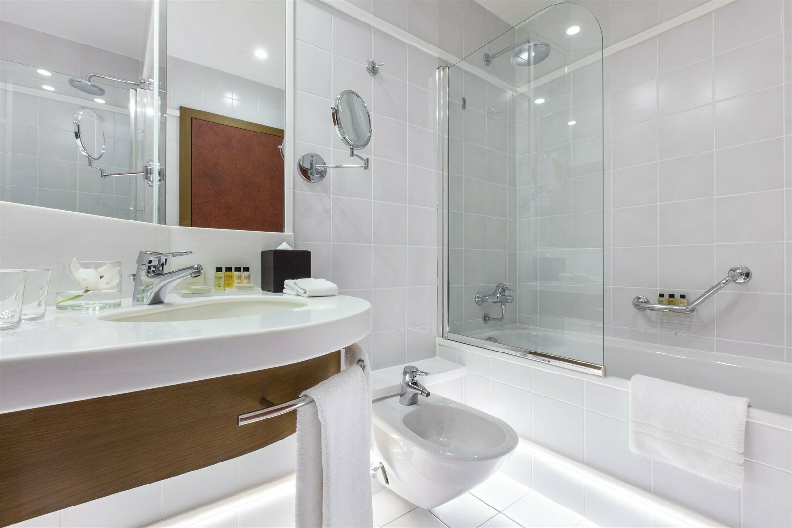 Гранд Делюкс с большой кроватью