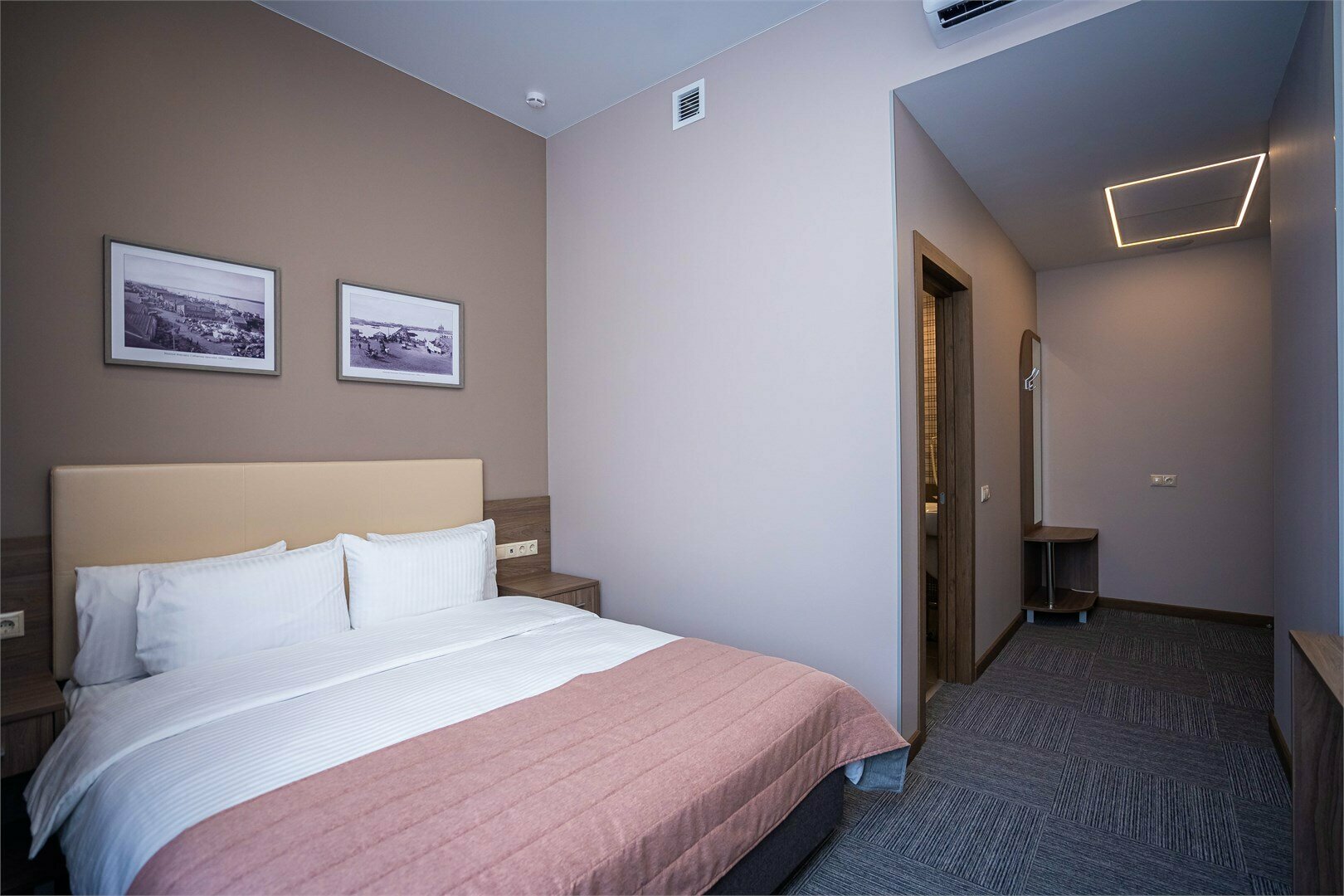 Стандарт (двуспальная кровать) вид на улицу