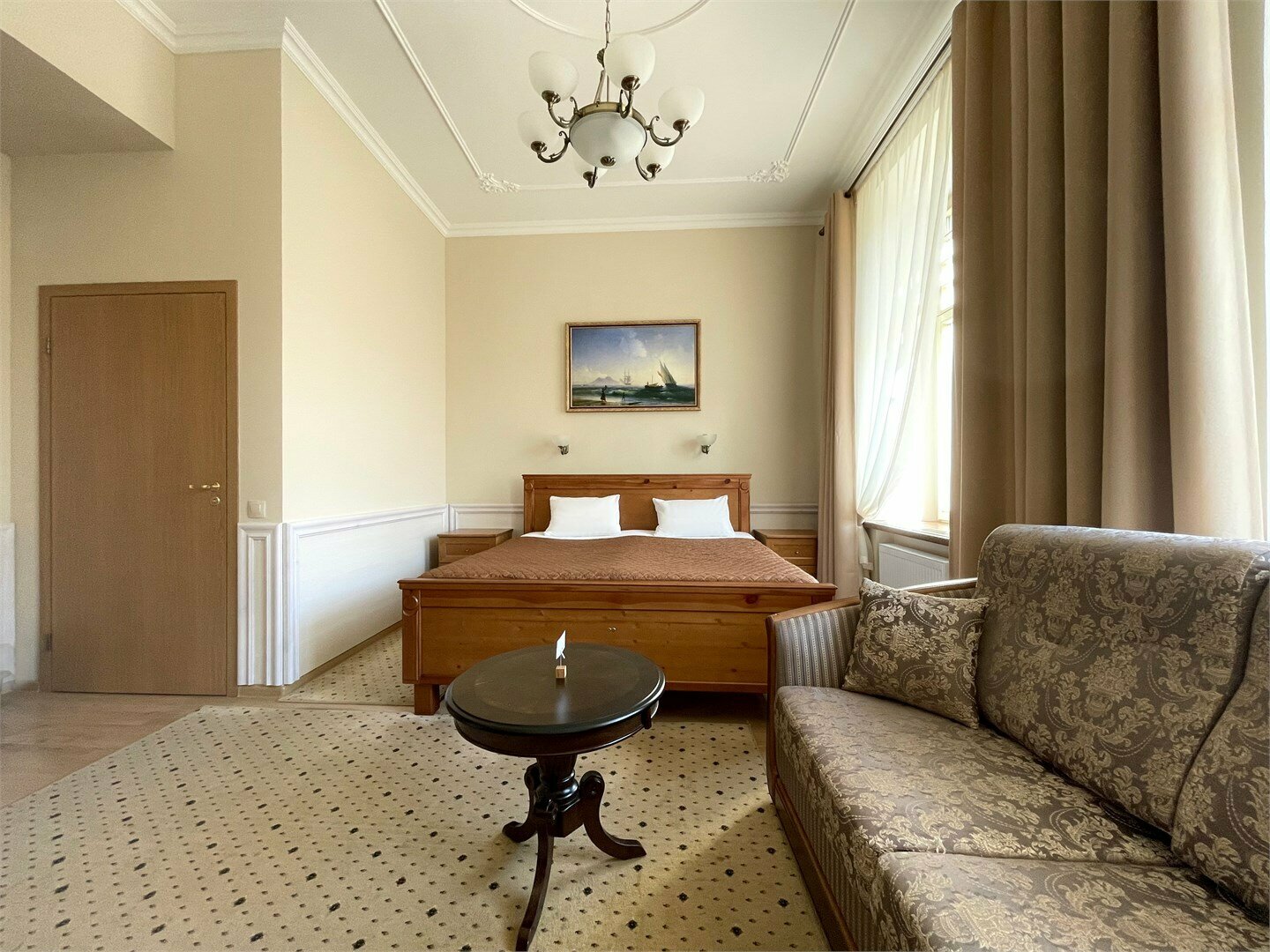 Полулюкс с гидромассажной душевой кабиной TRPL