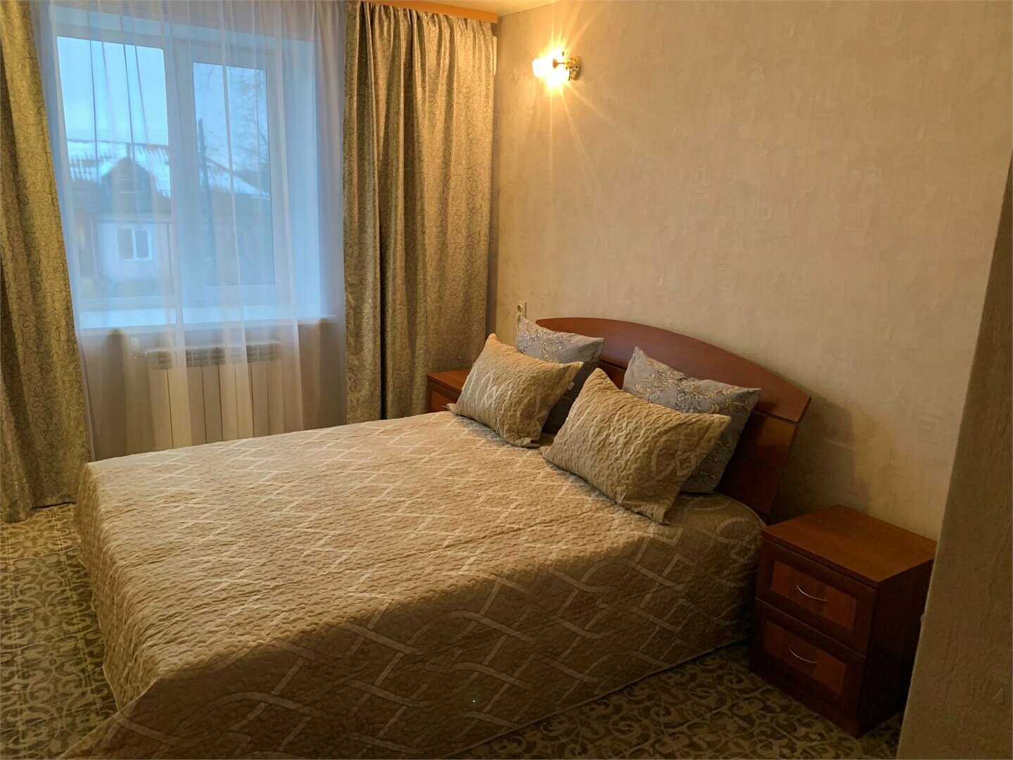 ДВУХСПАЛЬНЫЙ ЭКОНОМ (двухместный с двуспальной кроватью)