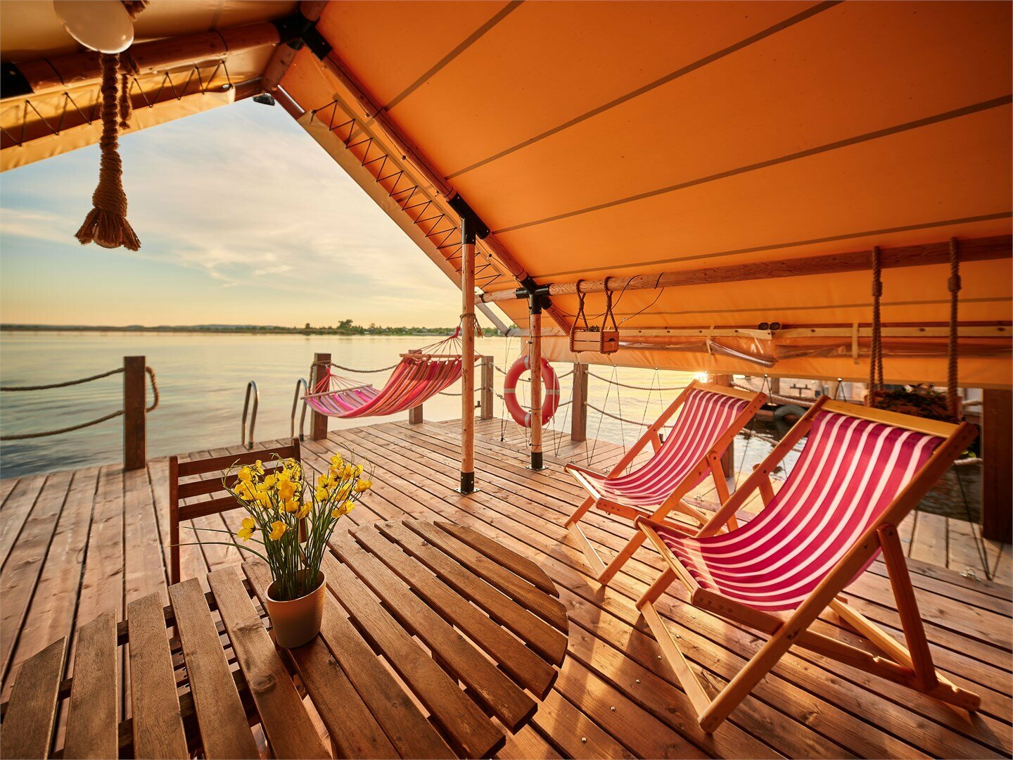 Сафари-тент - Dream Hous на воде (12 м.кв)