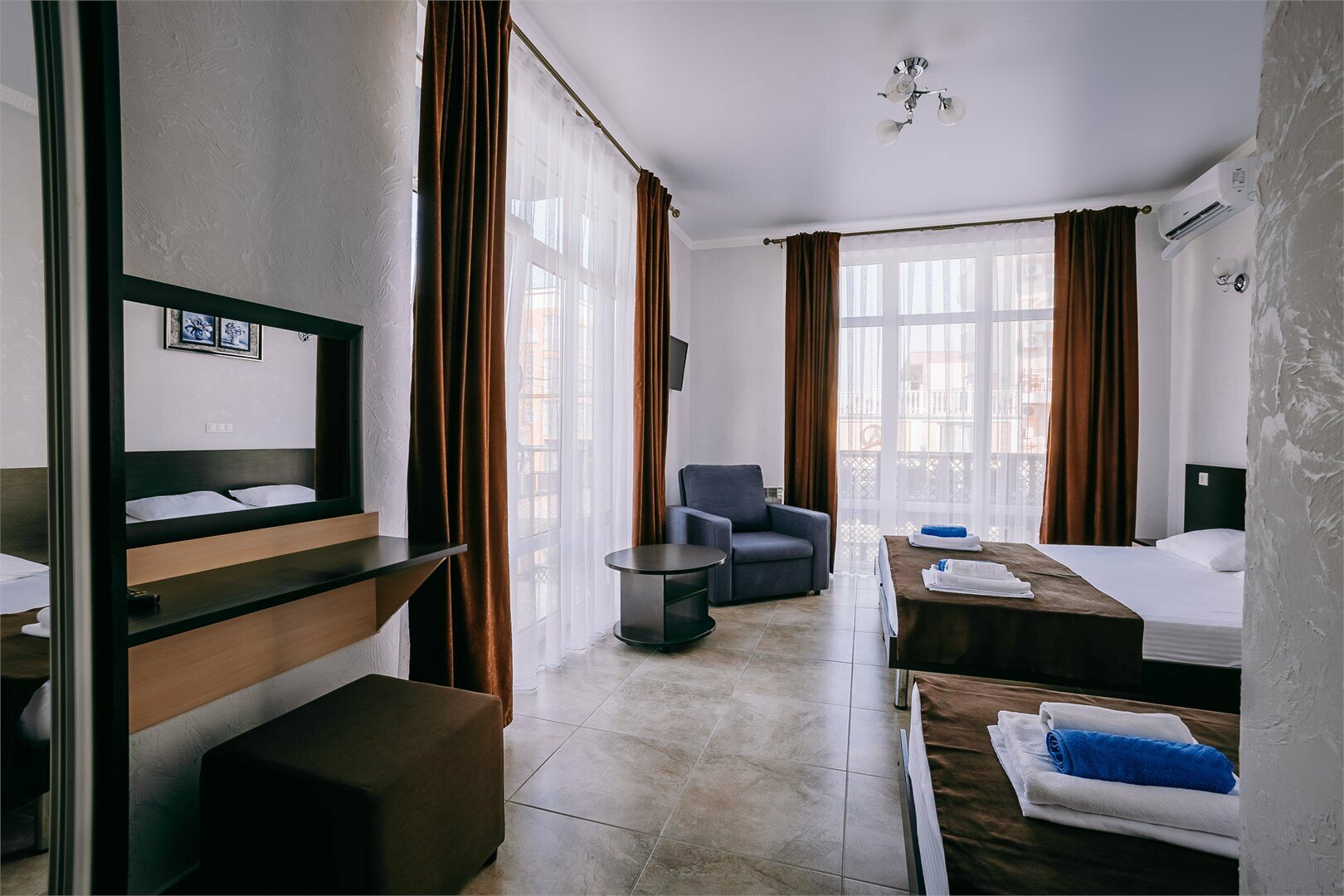 Четырехместный номер (3+1) с балконом