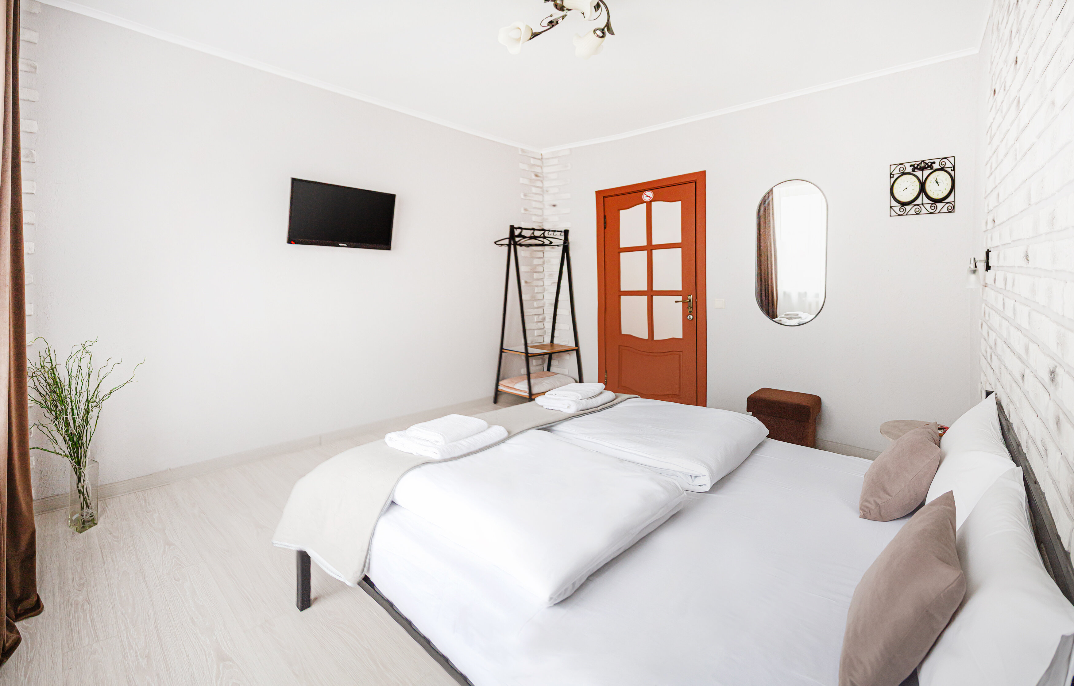 Двухместный номер с 1 кроватью и общей ванной комнатой