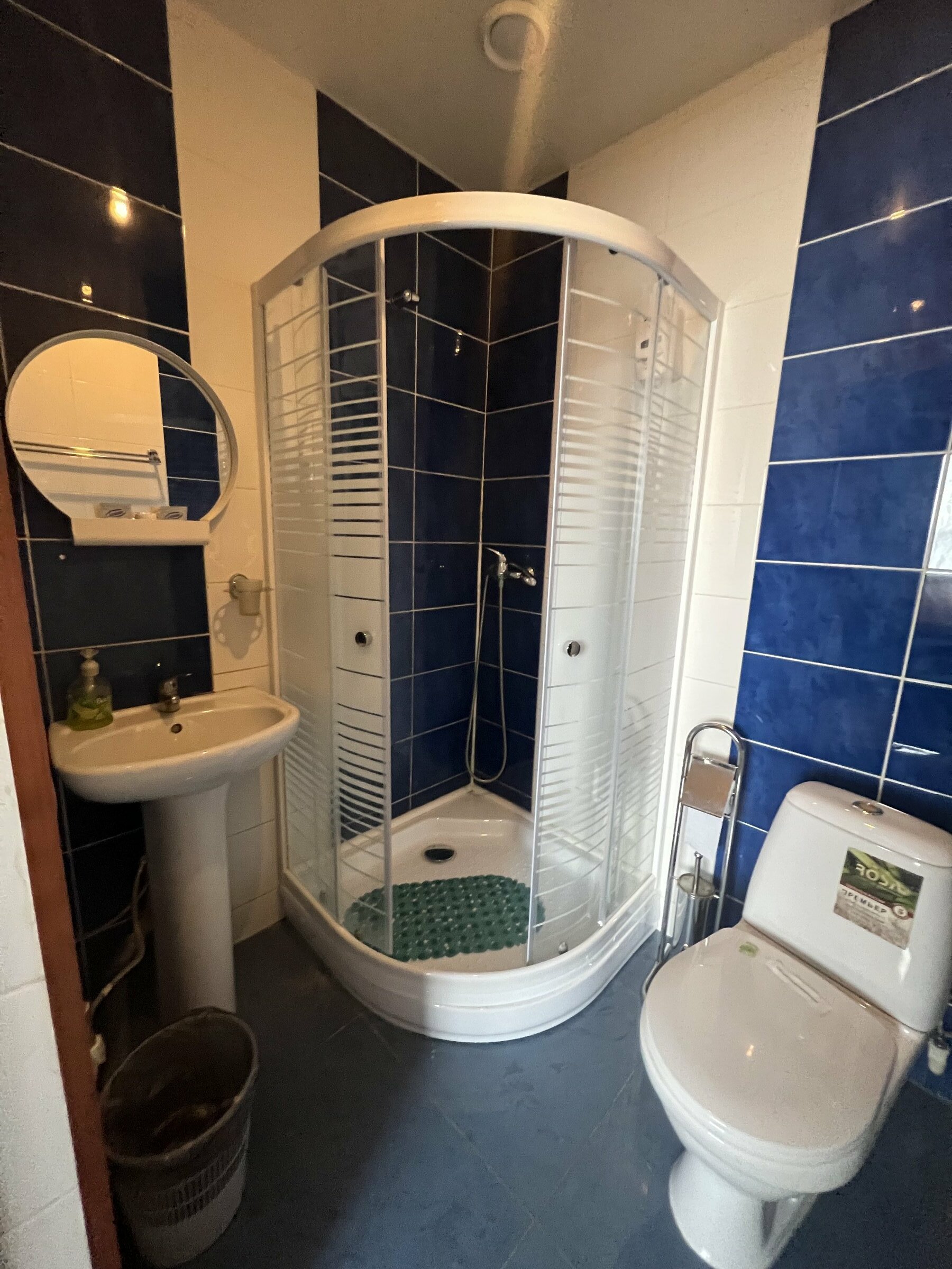 Двухместный номер с 1 кроватью или 2 отдельными кроватями и собственной ванной комнатой