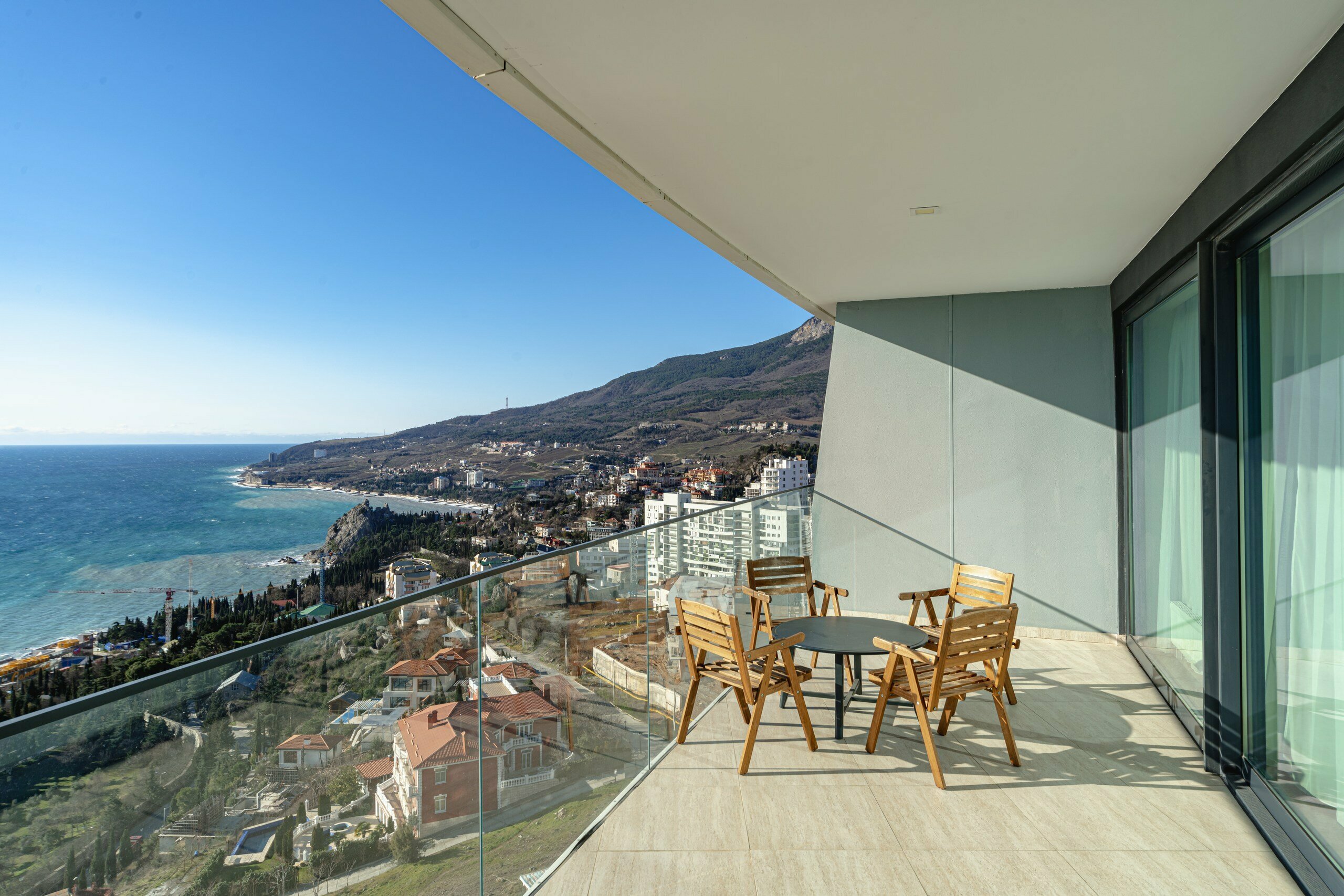 Трехместный номер с видом на море