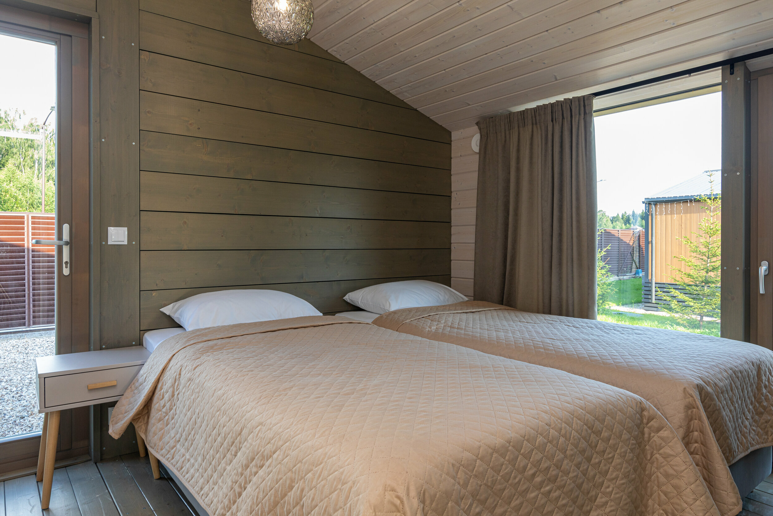 Скандинавский с камином