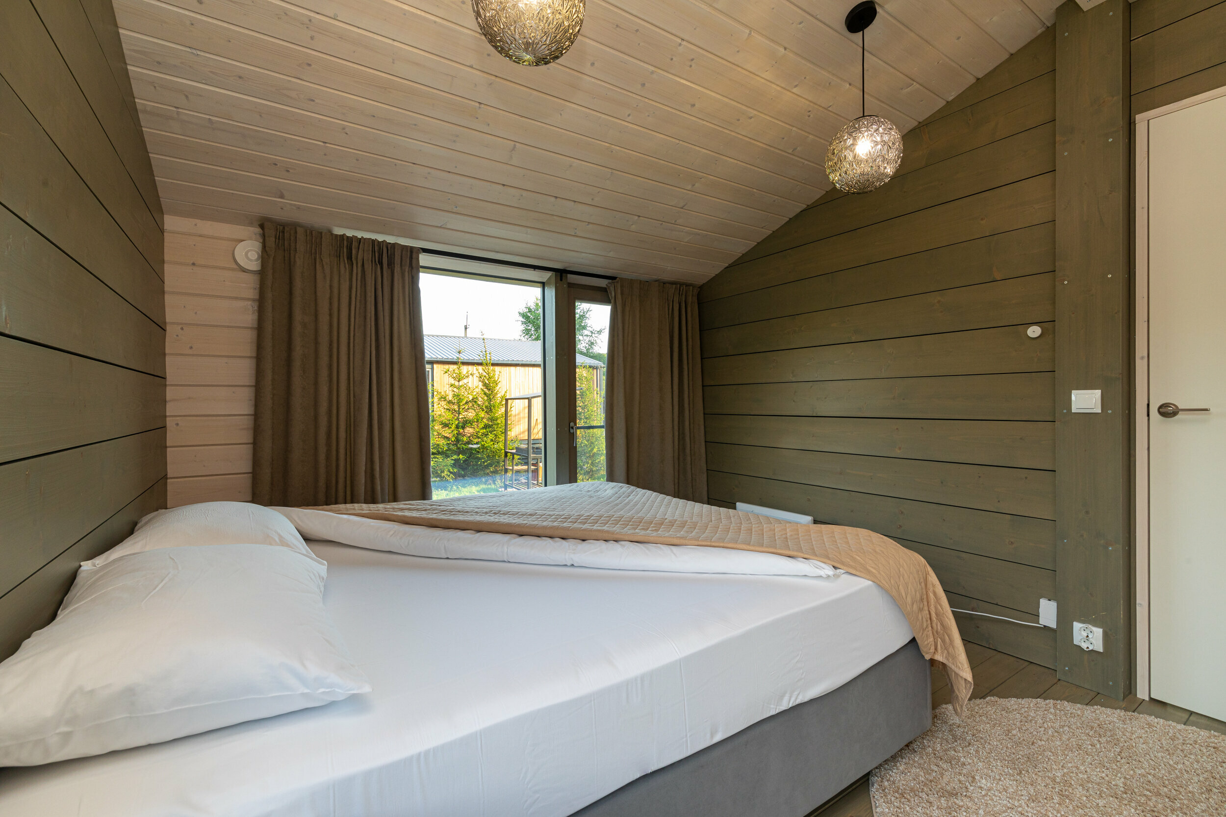 Скандинавский с камином