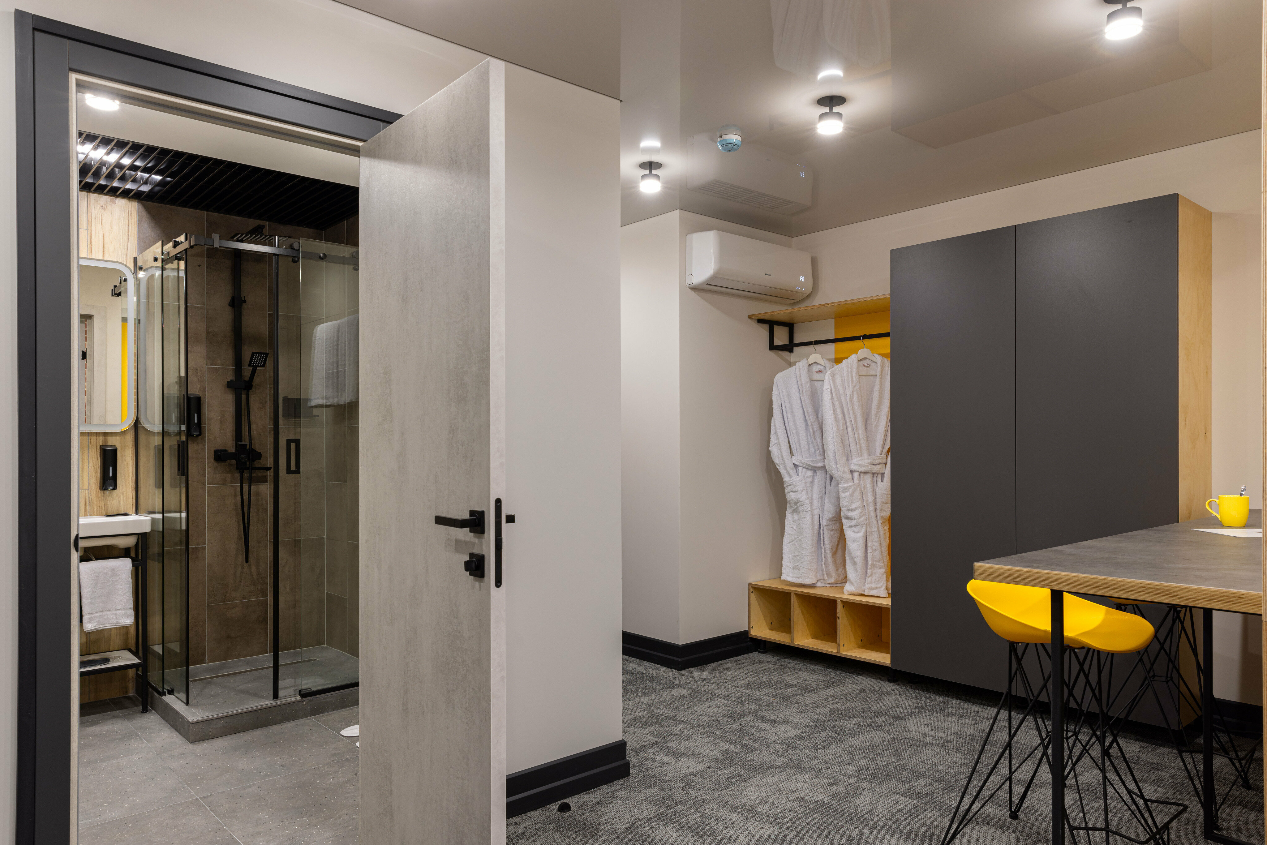 izzziUP Junior Suite