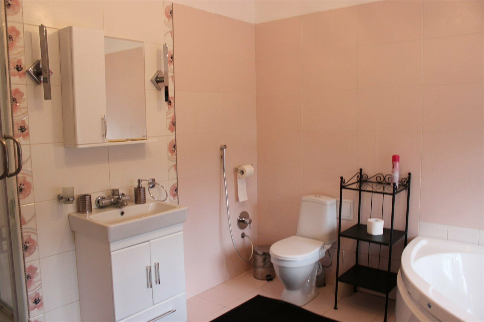 Двухместный номер эконом-класса с 2 отдельными кроватями