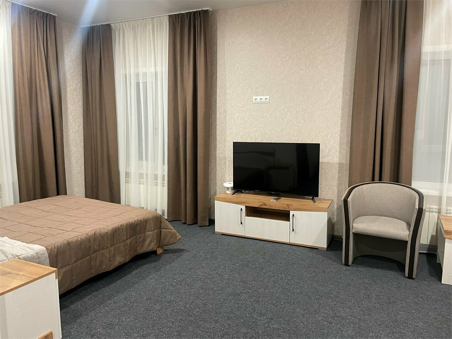 ЛЮКС однокомнатный с двуспальной кроватью и диваном