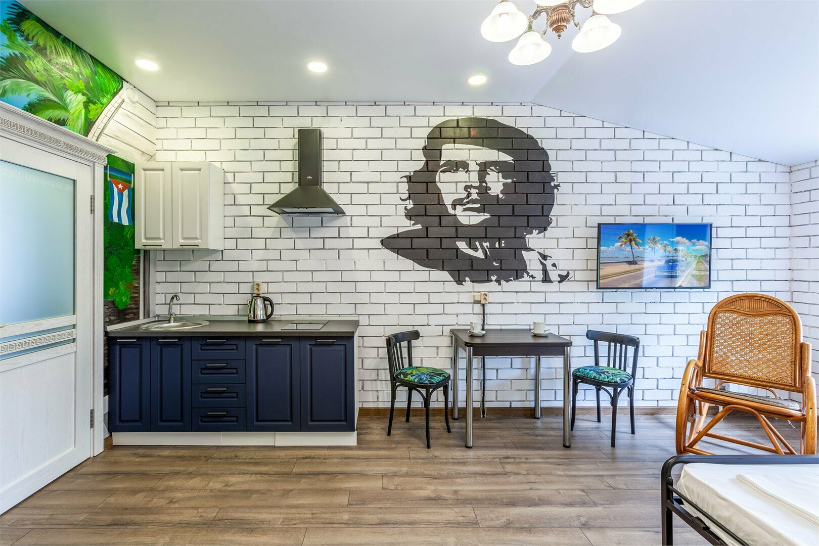 335- "Че Гевара"  Апартаменты с кроватью "King- size" и кухней. 2 корпус, стоянка, возможно курить кальян