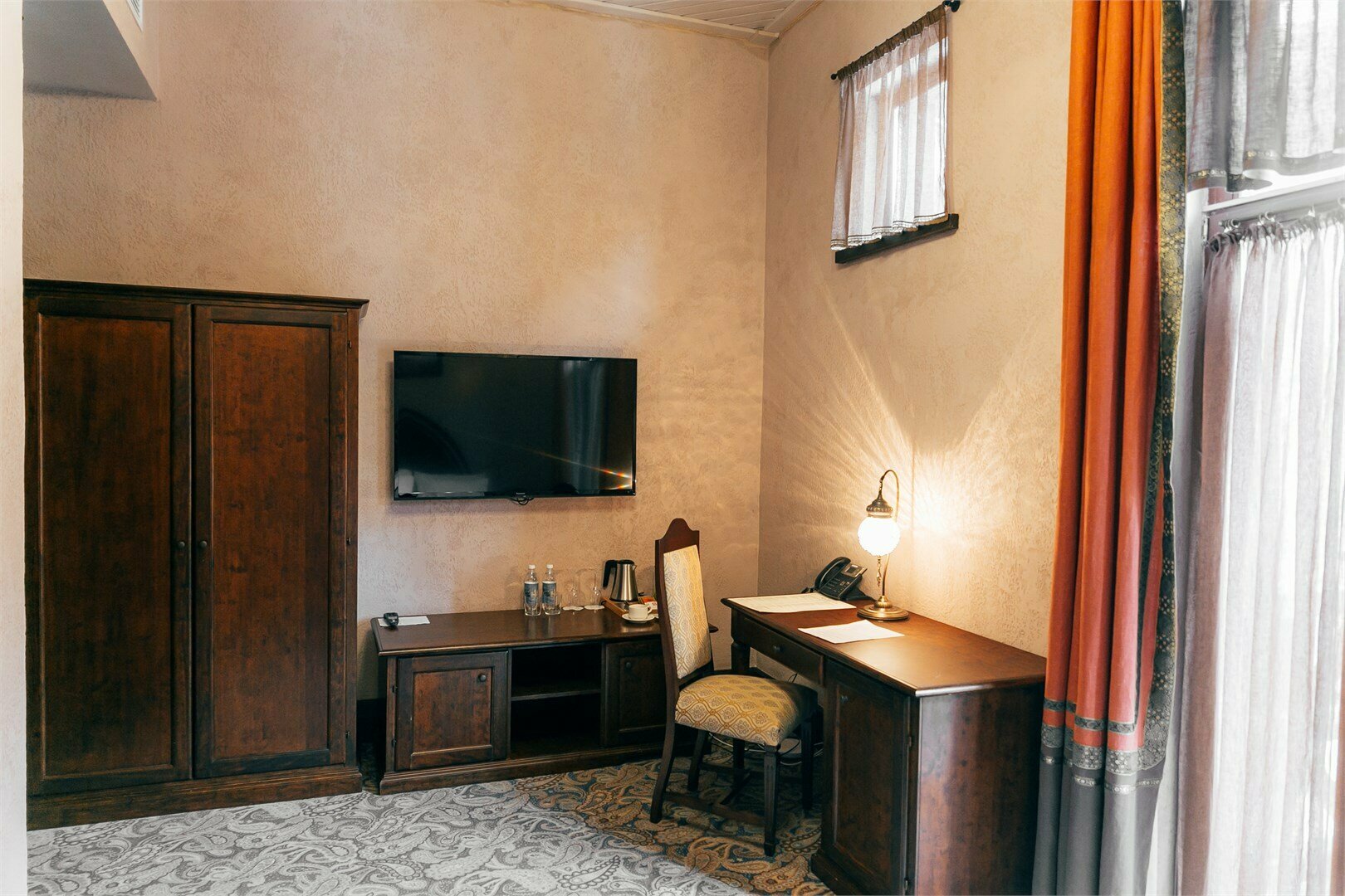 Супериор с балконом и видом на реку