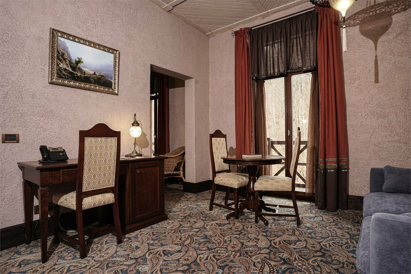 Сюит с балконом и видом на реку