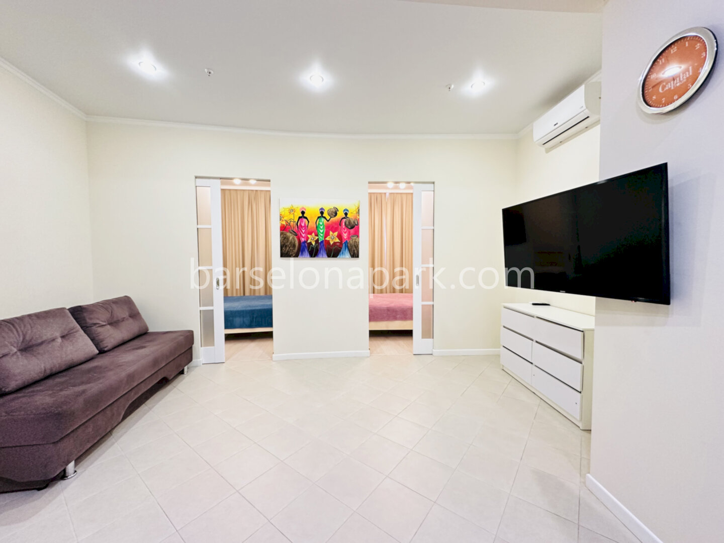 3-комнатный апартамент с балконом! Прямой вид на море! Пляж в 5 минутах!