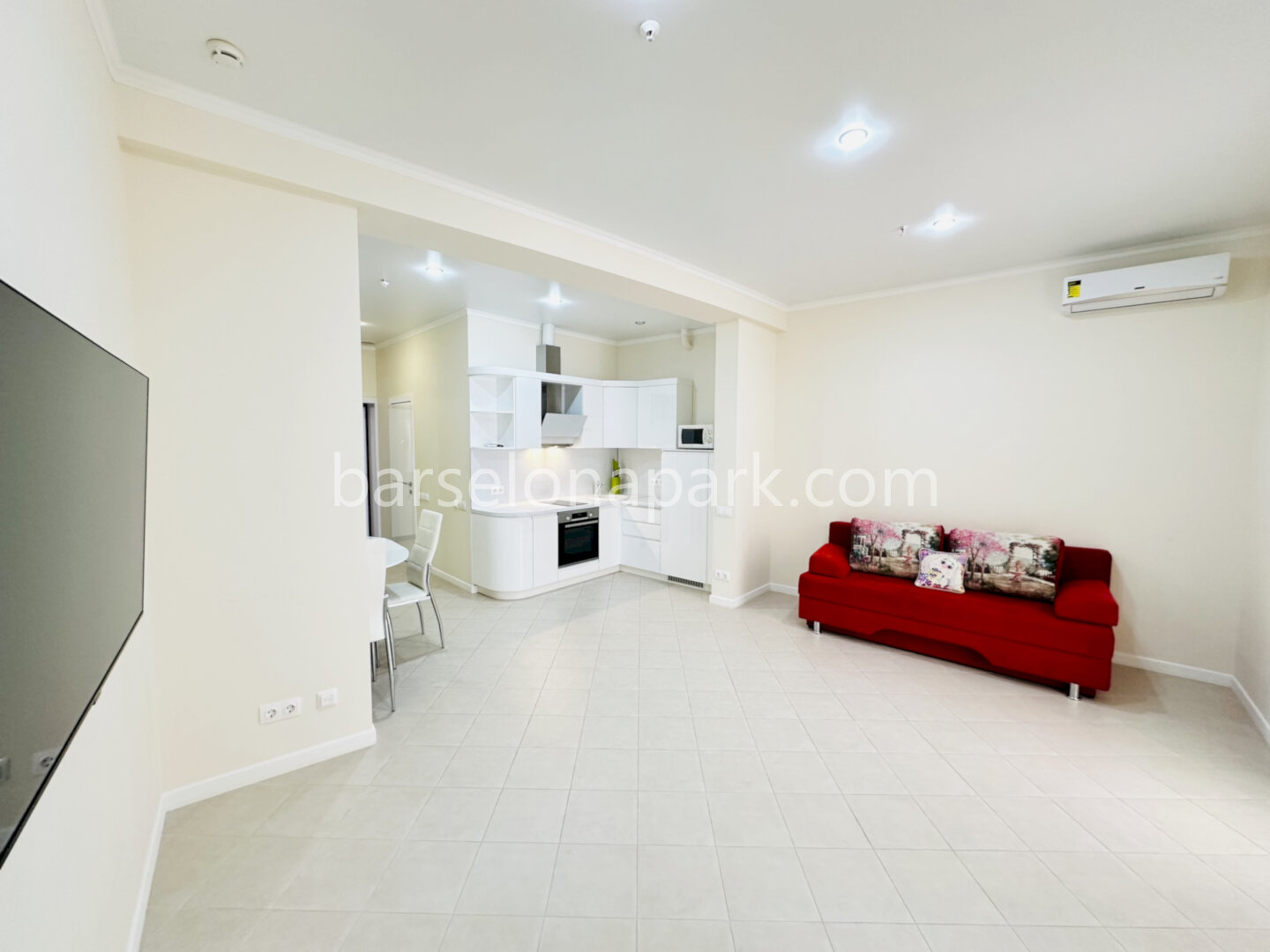 3-комнатный апартамент с прямым видом на море! Центр Сочи! До пляжа 5 минут!