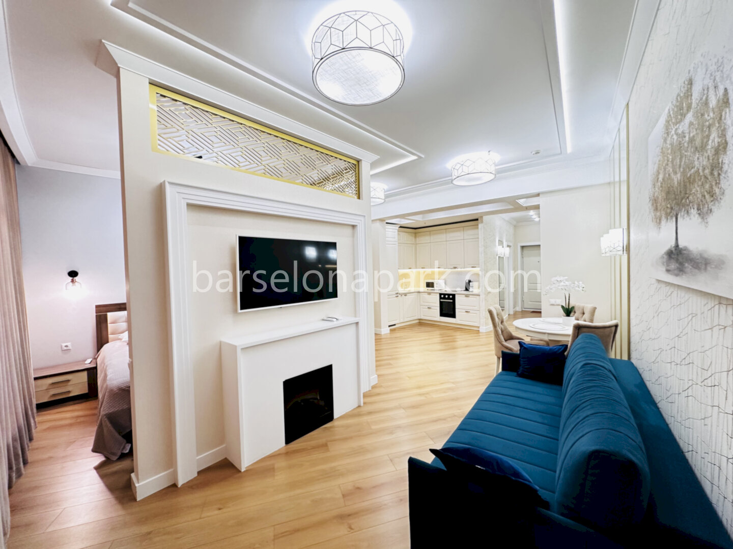 Дизайнерская студия с балконом! Вид на море! Пляж в 5 минутах! Центр Сочи