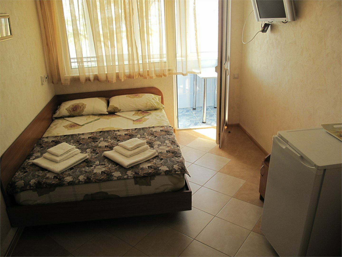 №9 Номер двуспальной кроватью и видом на море