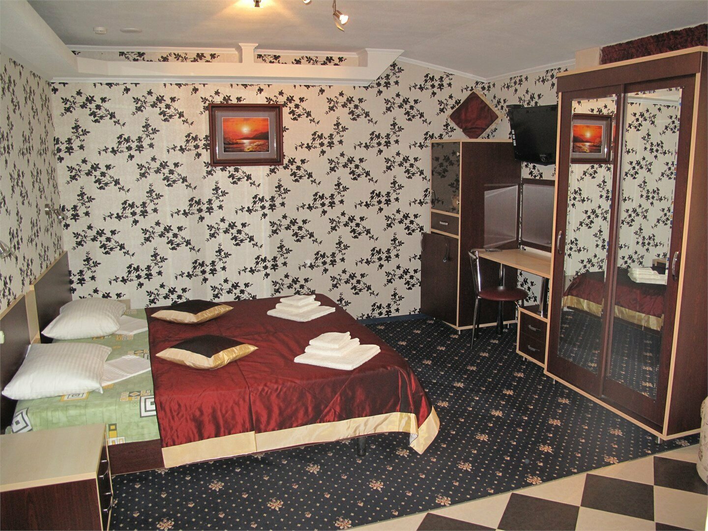 №12 Улучшенный двухместный номер с балконом