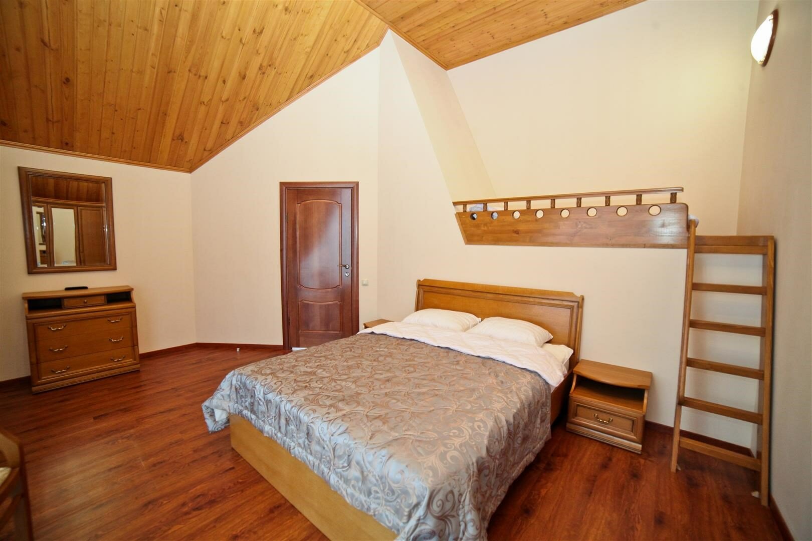 Двухэтажные коттеджи