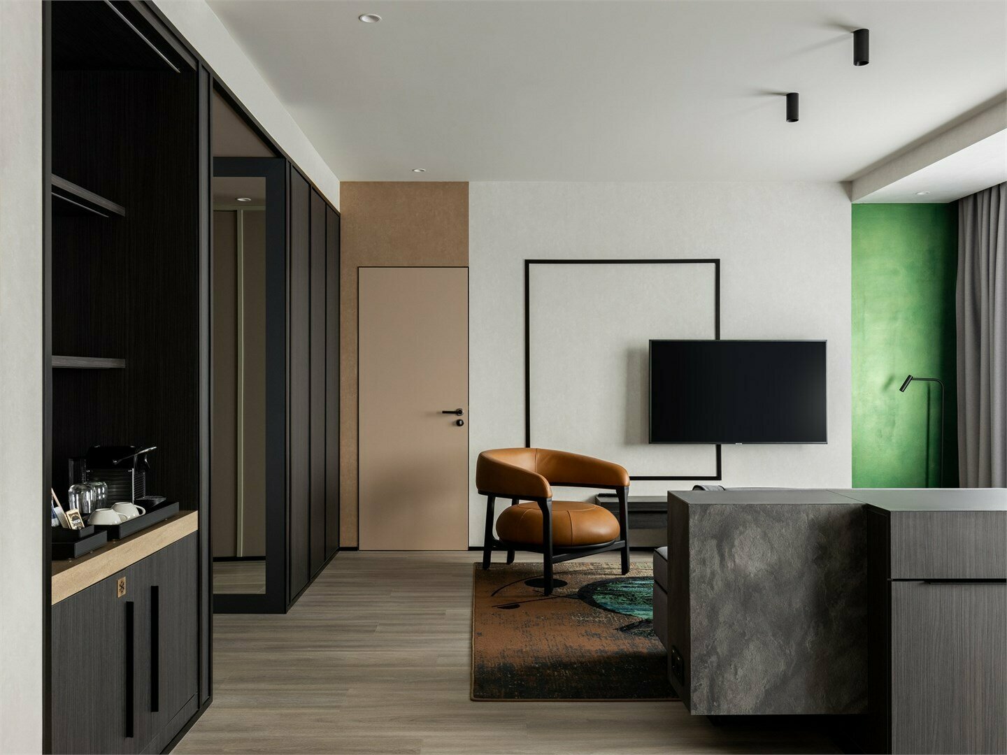 Номер люкс с 1 двуспальной кроватью и диваном