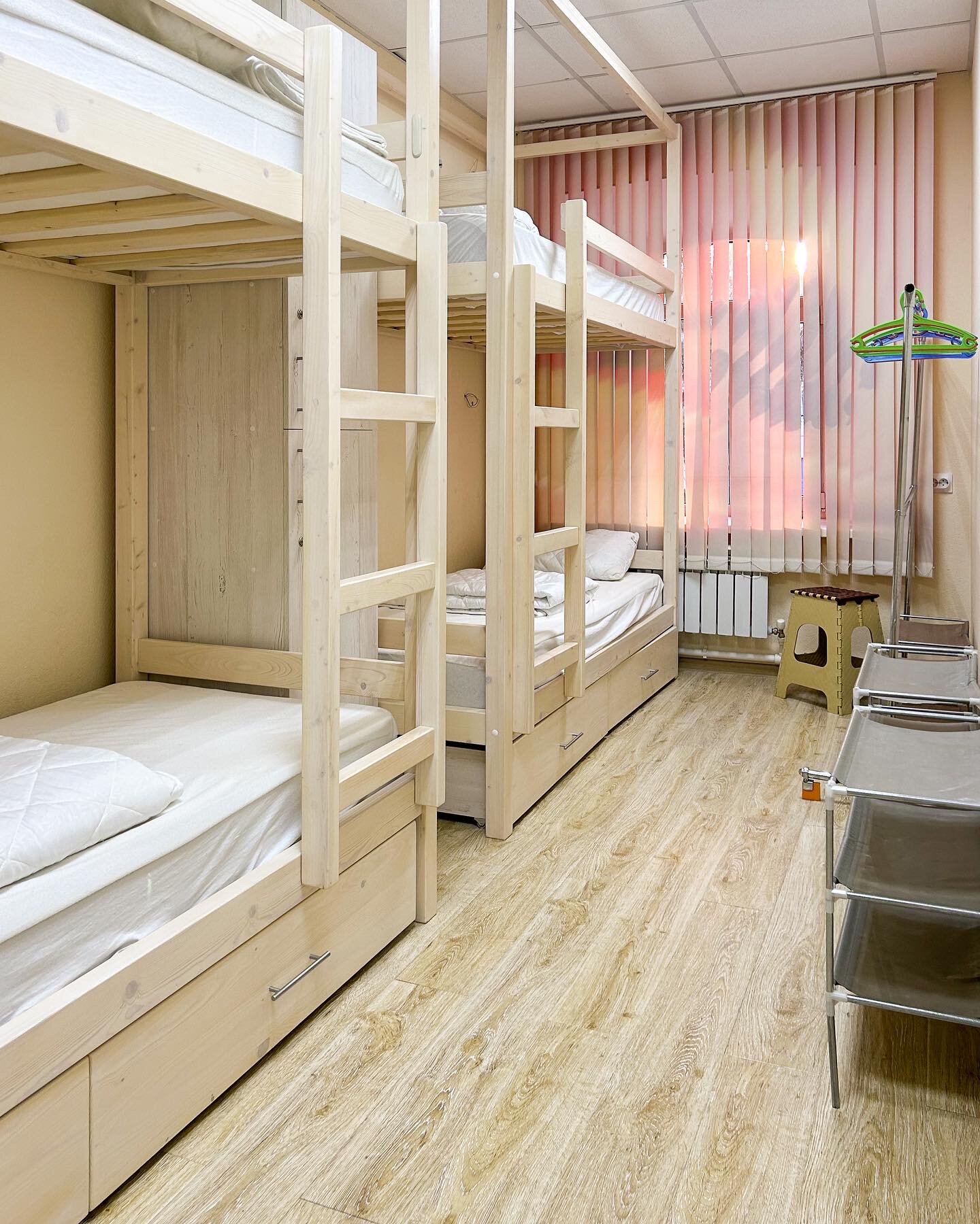 Кровать в общем номере для мужчин