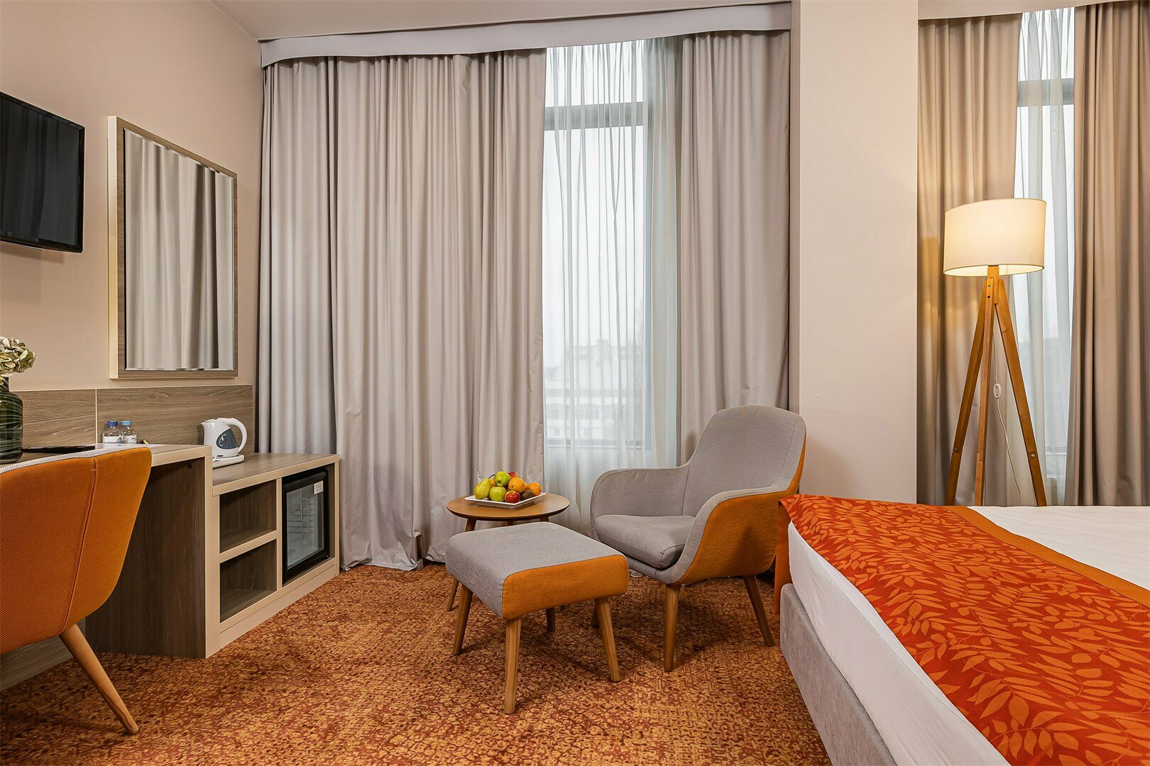 Стандартный номер с одной большой кроватью и видом на город