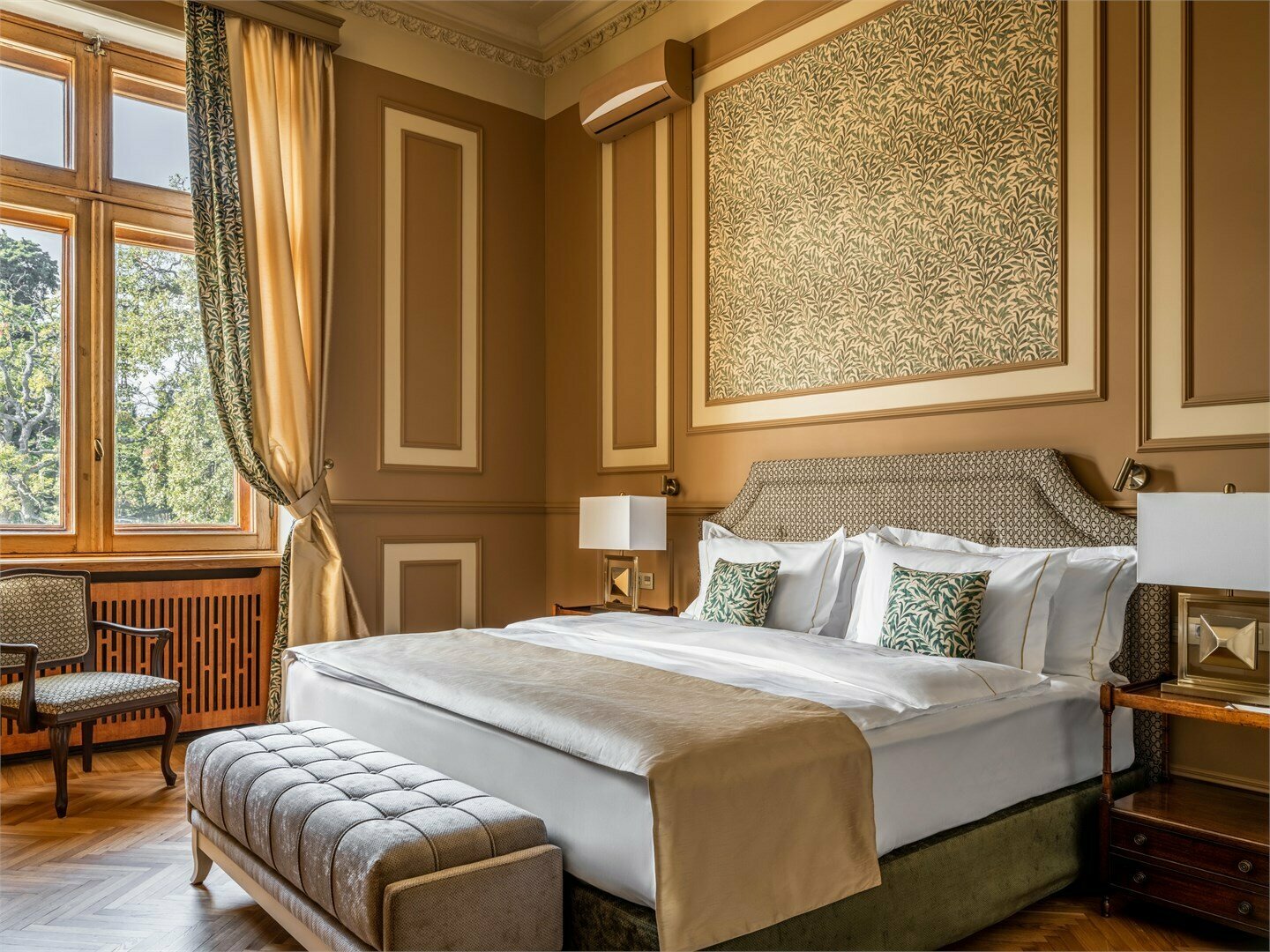 Сьют трехкомнатный