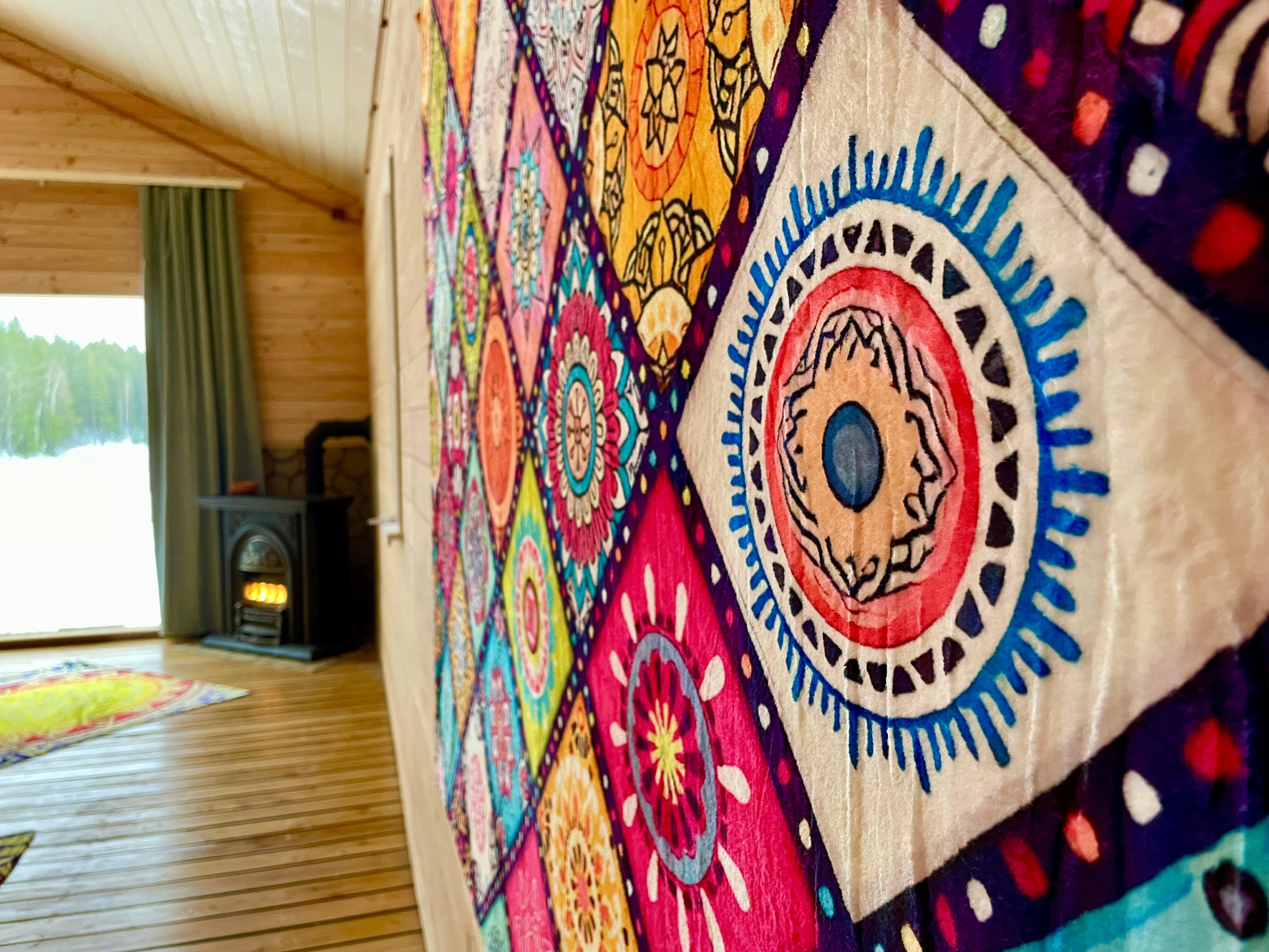 Зал для ретритов с видом на реку