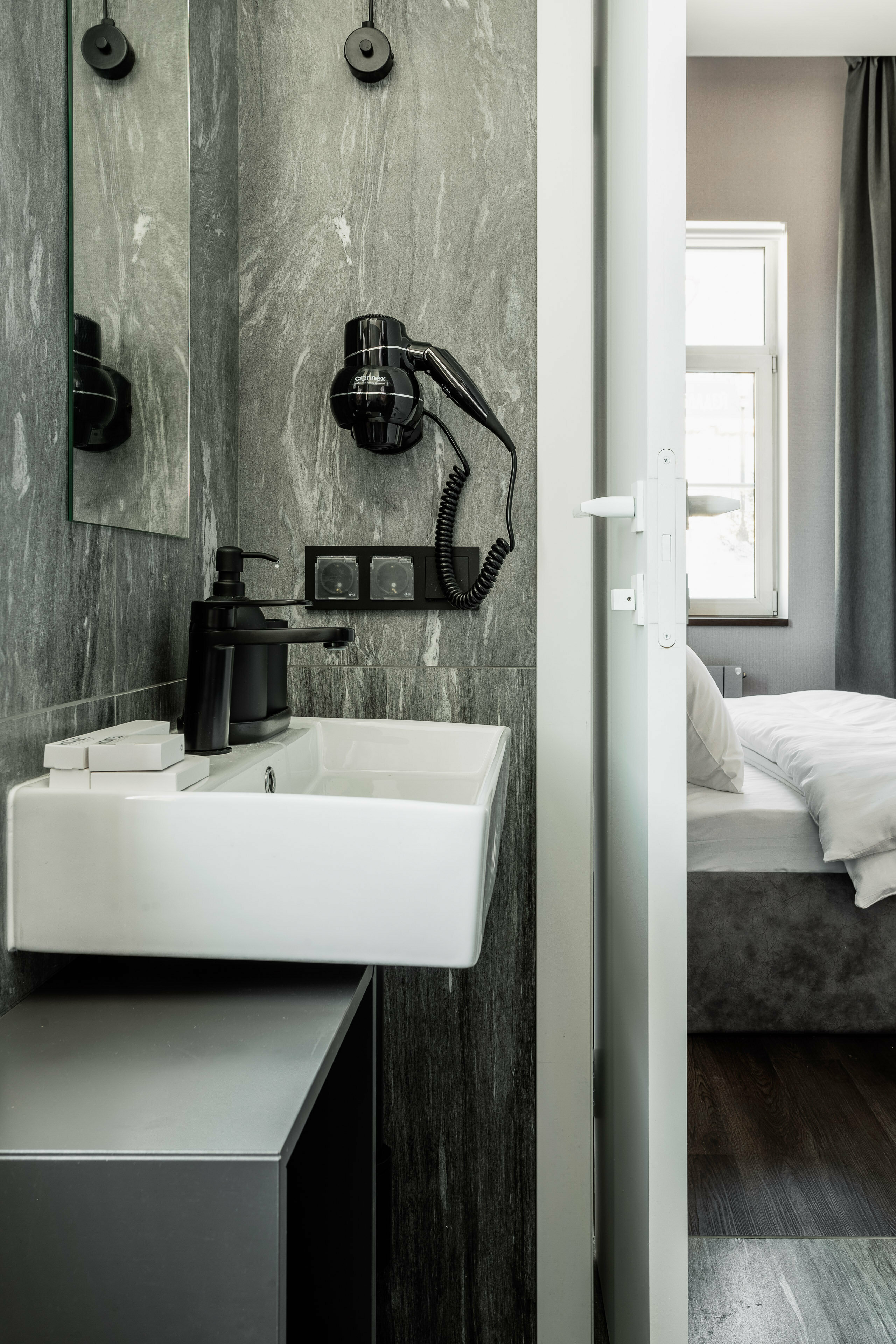 Номер Делюкс