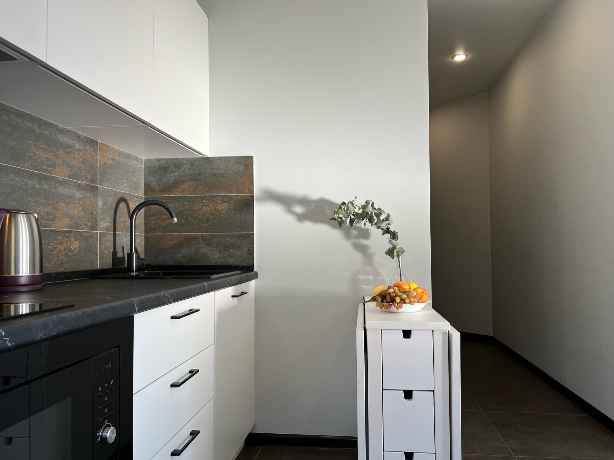 3-х местные апартаменты с балконом в жк c круглогодично подогреваемым бассейном +32 ° "Alicekeys" 14/62