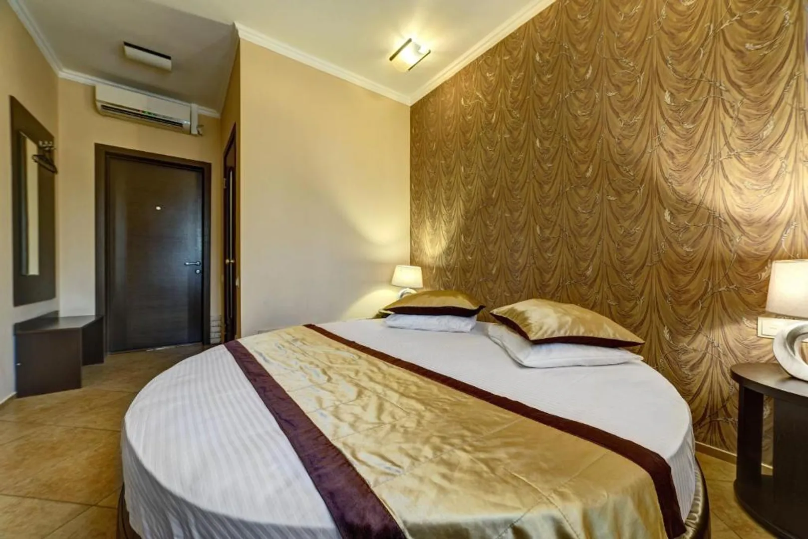 Большой двухместный номер с 1 кроватью