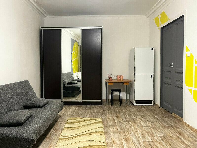 Семейный номер с общей ванной комнатой