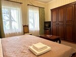 Номера Комфорт без балкона с одной совместной кроватью с видом на море в Империал 2011