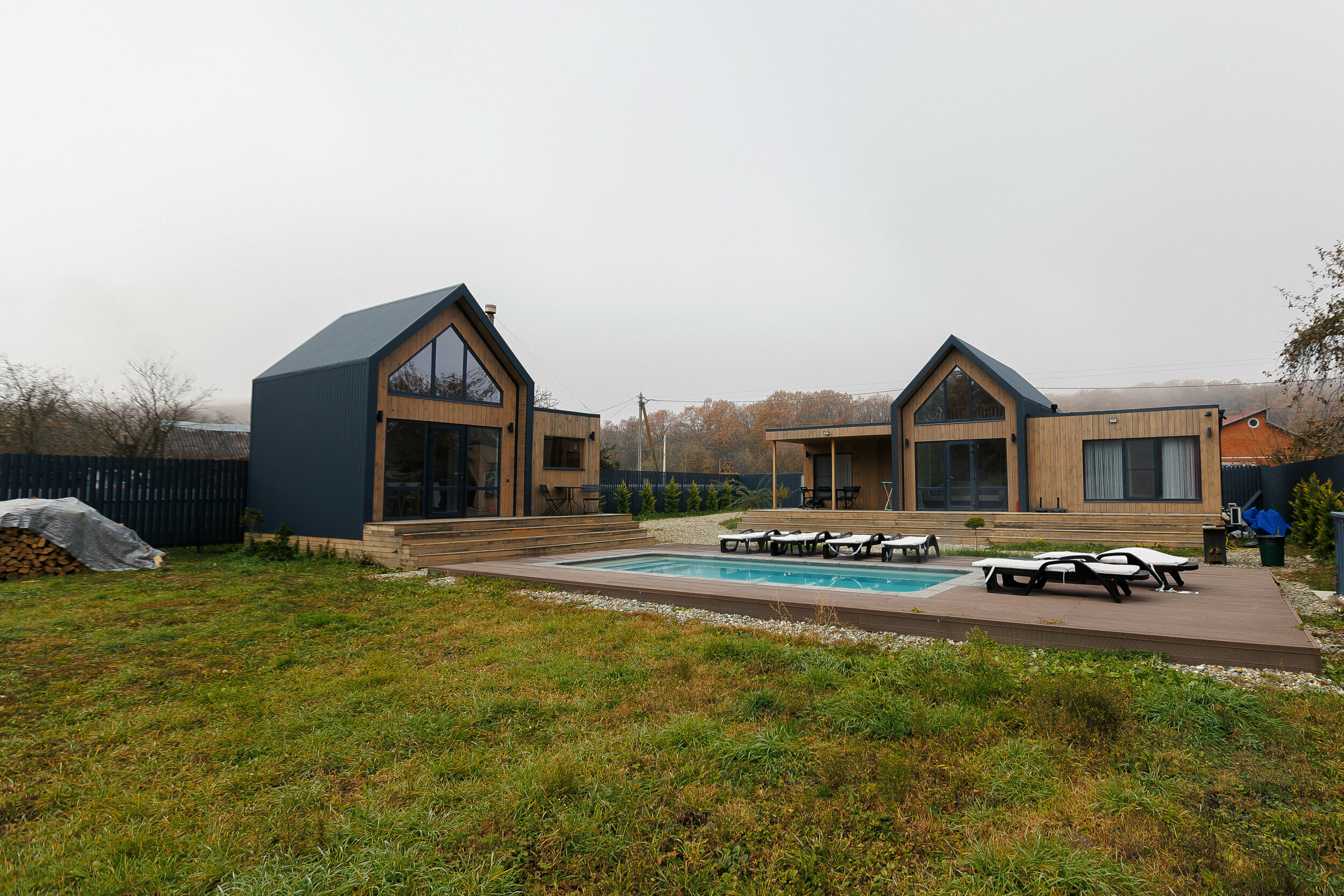 Дом с собственным бассейном