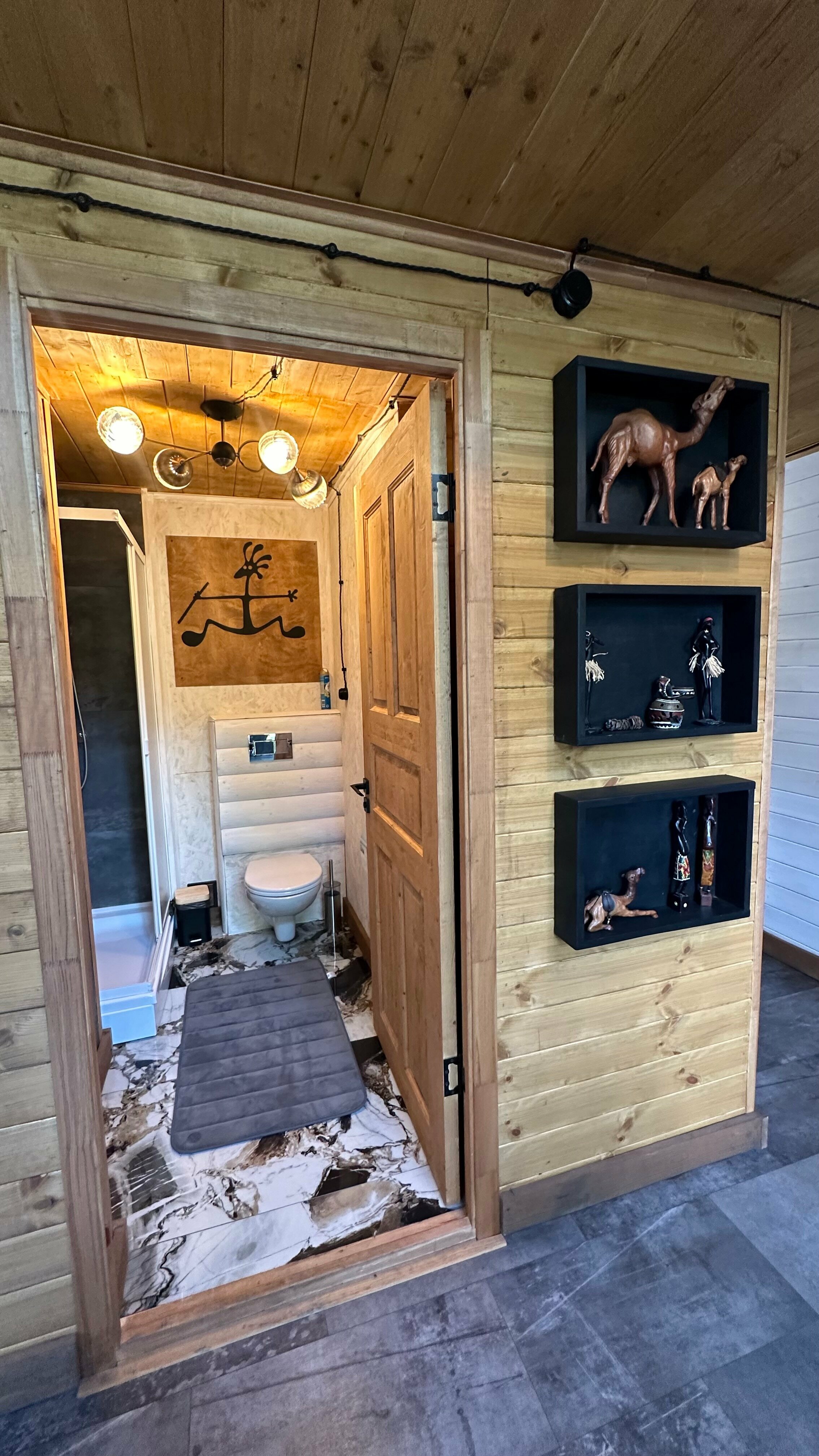 Трехместный номер «Комфорт» с душем